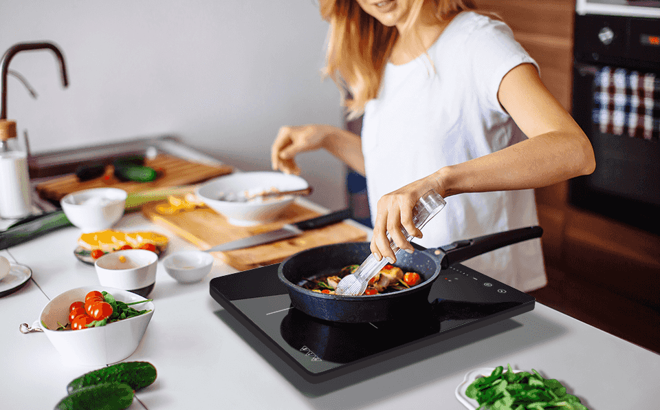 Induction Hob Cooking Tips for Cooking More Efficiently - CIARRA Appliances US